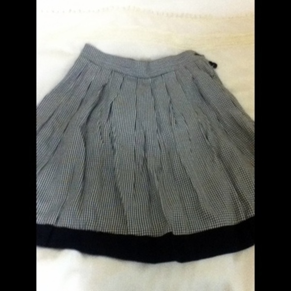 Checkered Vintage Skirt is being swapped online for free