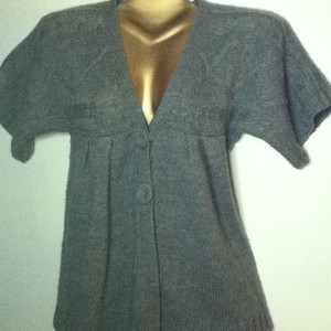 Kimchi & blue cardigan is being swapped online for free