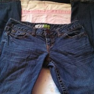 Aeropostal Skinny Jeans is being swapped online for free
