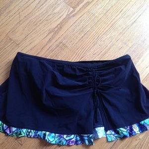 large bathing suit is being swapped online for free