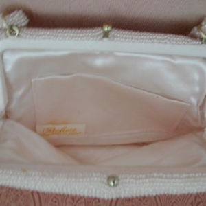 Vintage Japanese KissLock Purse is being swapped online for free