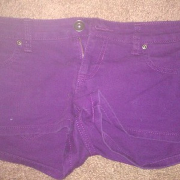 Purple Shorts is being swapped online for free