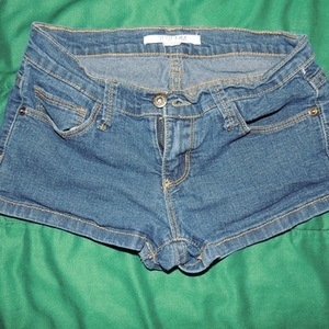 Forever 21 shorts 24/0 is being swapped online for free