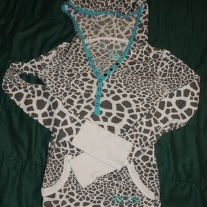 Volcom giraffe shirt is being swapped online for free