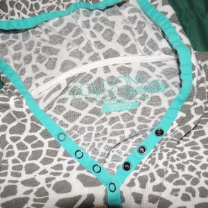 Volcom giraffe shirt is being swapped online for free