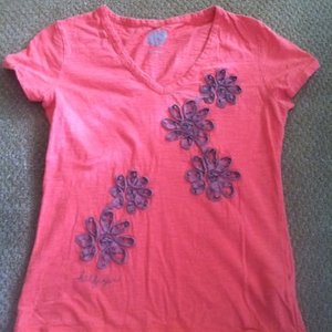 Tommy Hilfiger T-shirt sz M is being swapped online for free