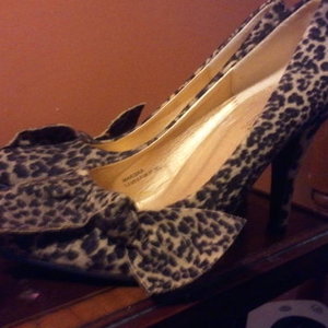 sexy Animal print heels is being swapped online for free