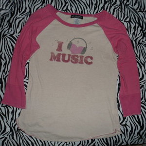 "I <3 Music" shirt is being swapped online for free