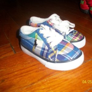 Baby Girl Clothes is being swapped online for free