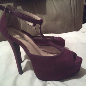 plum heels is being swapped online for free