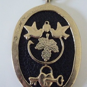 Vintage Necklace is being swapped online for free