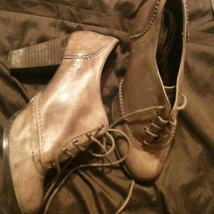 Kimchi Blue by UO Brown Booties - size 8 is being swapped online for free