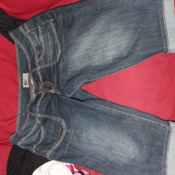 jean capris sz 17 is being swapped online for free