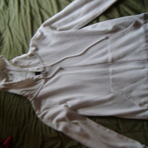 Hurley Zip-up Sweat shirt is being swapped online for free