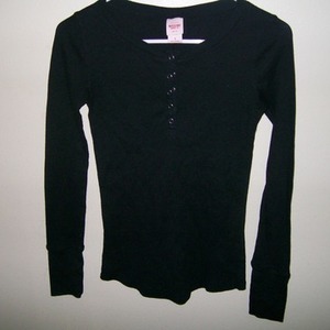 MOSSIMO SUPPLY CO BLACK LONG SLEEVE TOP is being swapped online for free