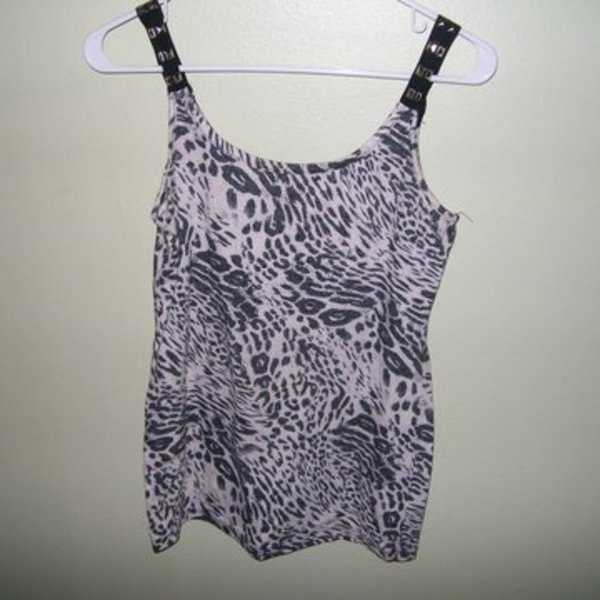 XXI FOREVER SNOW LEOPARD PRINT TOP is being swapped online for free