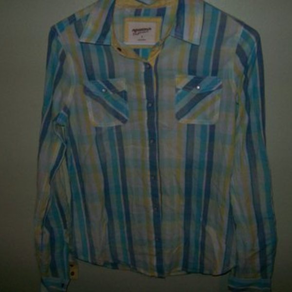 ARIZONA JEAN CO. BUTTON UP SHIRT is being swapped online for free