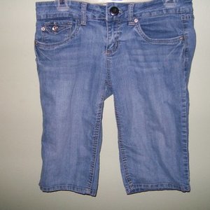 YMI JEAN CAPRIS 9 is being swapped online for free