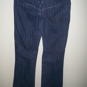 BEBE JEANS 24 is being swapped online for free