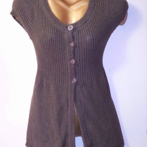 A&F cardigan L is being swapped online for free