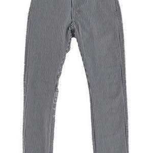 Pin Striped Levis Sz 7 is being swapped online for free