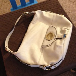 Authentic Michael Kors Bag is being swapped online for free