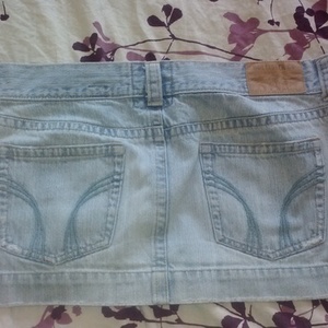 Hollister mini skirt is being swapped online for free
