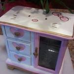 Hello Kitty Hand painted Jewelry Box is being swapped online for free