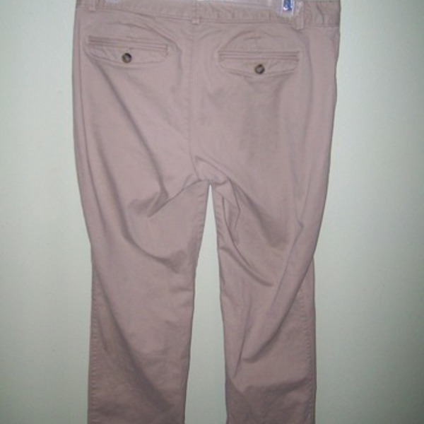 Dockers Beige Pants 4/5 is being swapped online for free