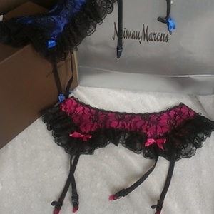 Lacy Garter Belt is being swapped online for free