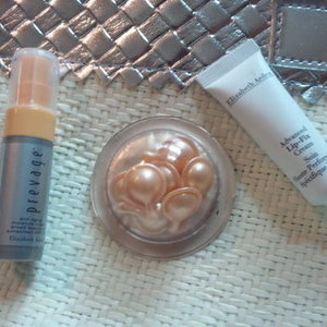 Elizabeth Arden lot with cute bag is being swapped online for free