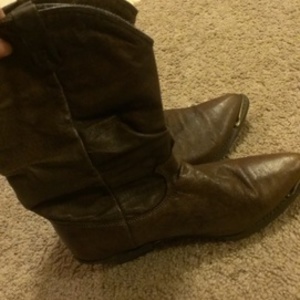 Cowboy Boots is being swapped online for free