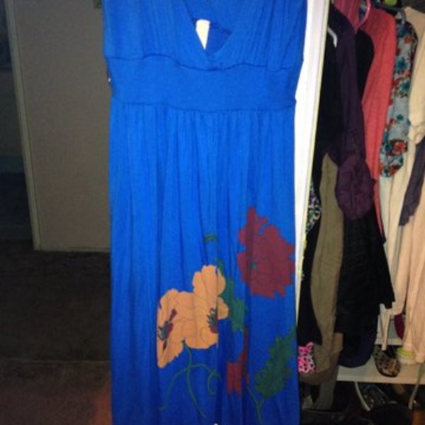 Blue summer dress is being swapped online for free