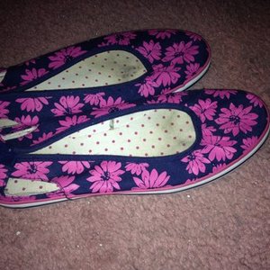 Floral flats 8 is being swapped online for free