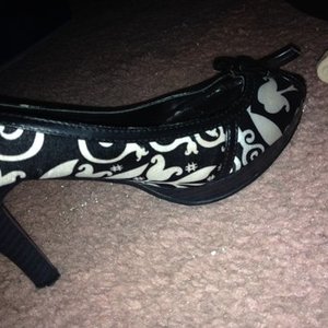 Maurice heels 8 is being swapped online for free