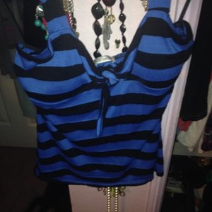 Pin up style halter is being swapped online for free