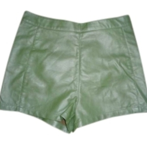 NWT Forever 21 high waisted hot pants L is being swapped online for free