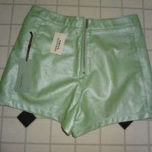 NWT Forever 21 high waisted hot pants L is being swapped online for free