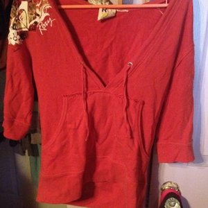 Short sleeve Roxy hoodie is being swapped online for free