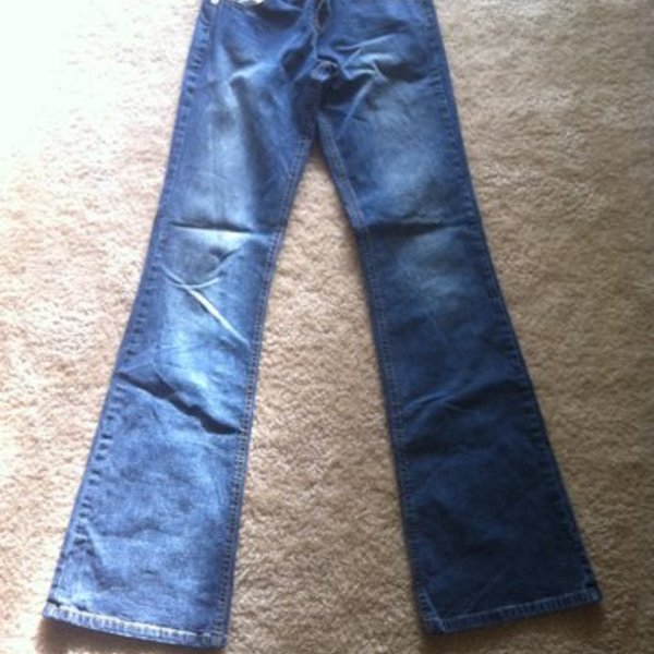 Duck Head jeans is being swapped online for free