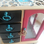 Betsey Johnson inspired jewelry box is being swapped online for free