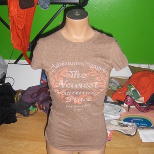 Brown American Eagle Tee is being swapped online for free