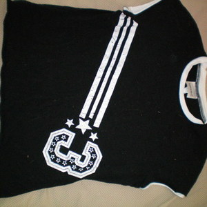 Black 3 tshirt is being swapped online for free