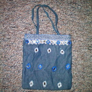 Cute denim purse is being swapped online for free