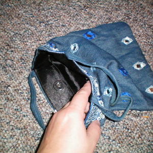 Cute denim purse is being swapped online for free