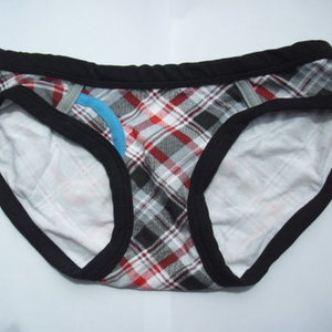 No Boundaries plaid underwear is being swapped online for free