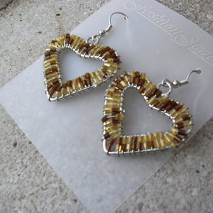 hearts and beads earrings is being swapped online for free