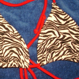 zebra bikini top is being swapped online for free