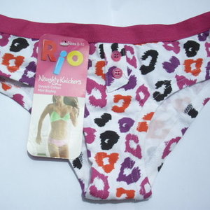 colorful leopard underwear is being swapped online for free