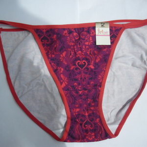 Flirtitude underwear is being swapped online for free